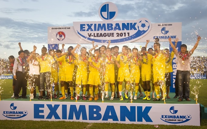 SLNA lên ngôi vô địch V.League vào mùa giải 2011. Ảnh: Đức Cường