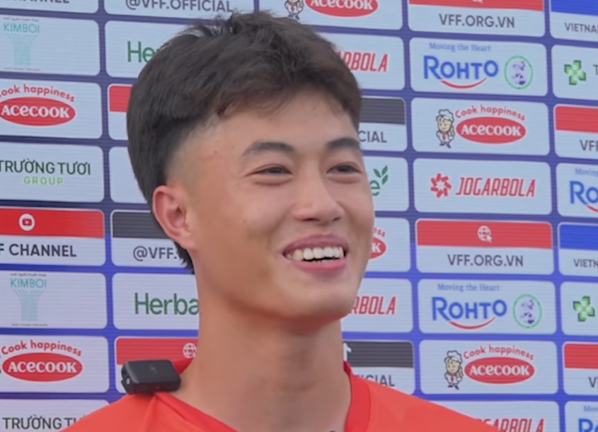 Nguyễn Văn Trường đã chia sẻ về đồng đội mới.