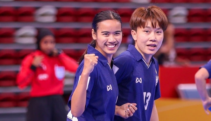 Đội tuyển futsal nữ Thái Lan thi đấu thuyết phục.