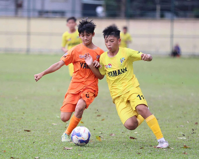 Gia Bảo Ghi Bàn Phản Lưới